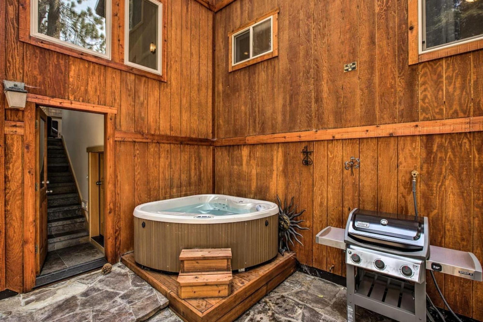 Moosetrack By Avantstay Cozy Cabin In The Of Tahoe Donner W Hot Tub Truckee Exterior photo